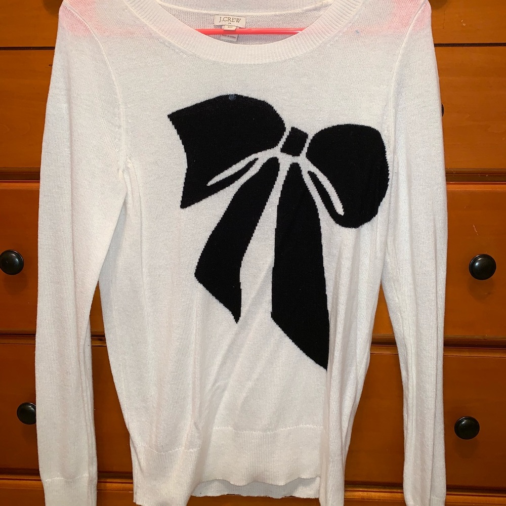 White pullover sweater